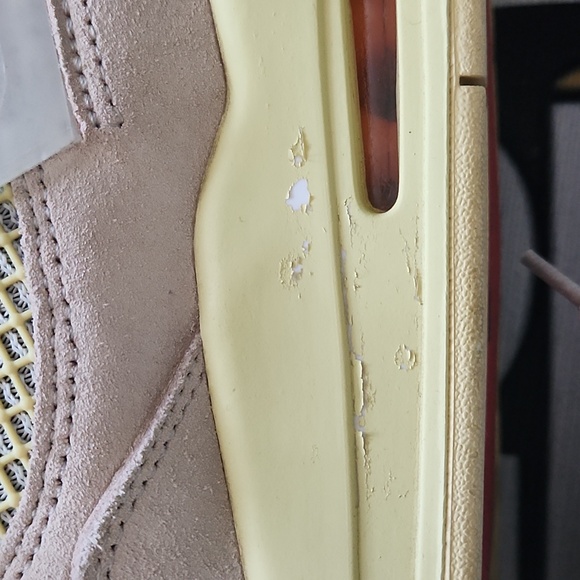 Jordan Retro 4 Guava Ice - Picture 4 of 9